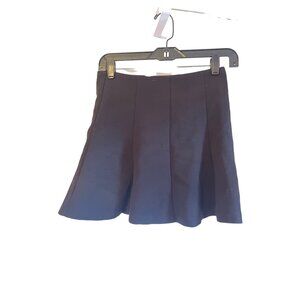 Black Pleated Mini Skirt With Side Zipper Closure By Forever 21